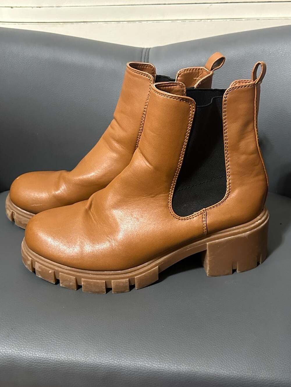 Madden Girl Tan Brown Chelsea Lug Sole Platform Boots TESSA 9.5M